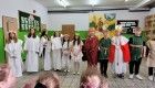 Uczniowie klas I-VIII podczas apelu z okazji rocznicy Chrztu Polski.